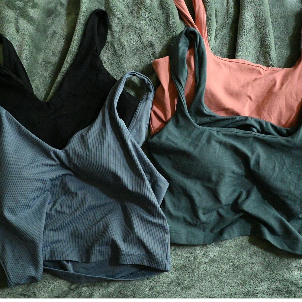 Lot of 4 Athleta Women's M Sports Bras Removable Cups